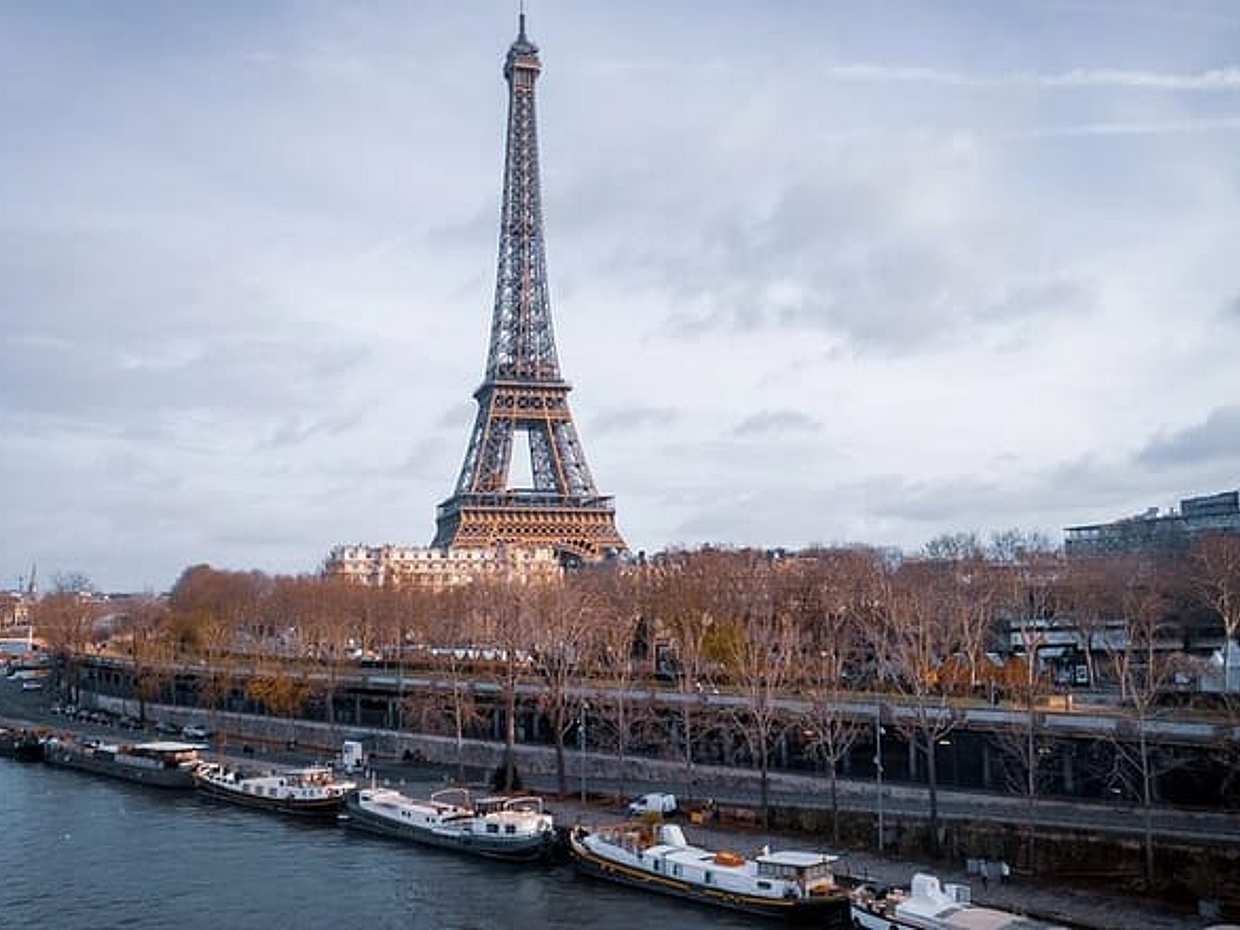Seine Cruise, Eiffel Tower and Giverny Tour