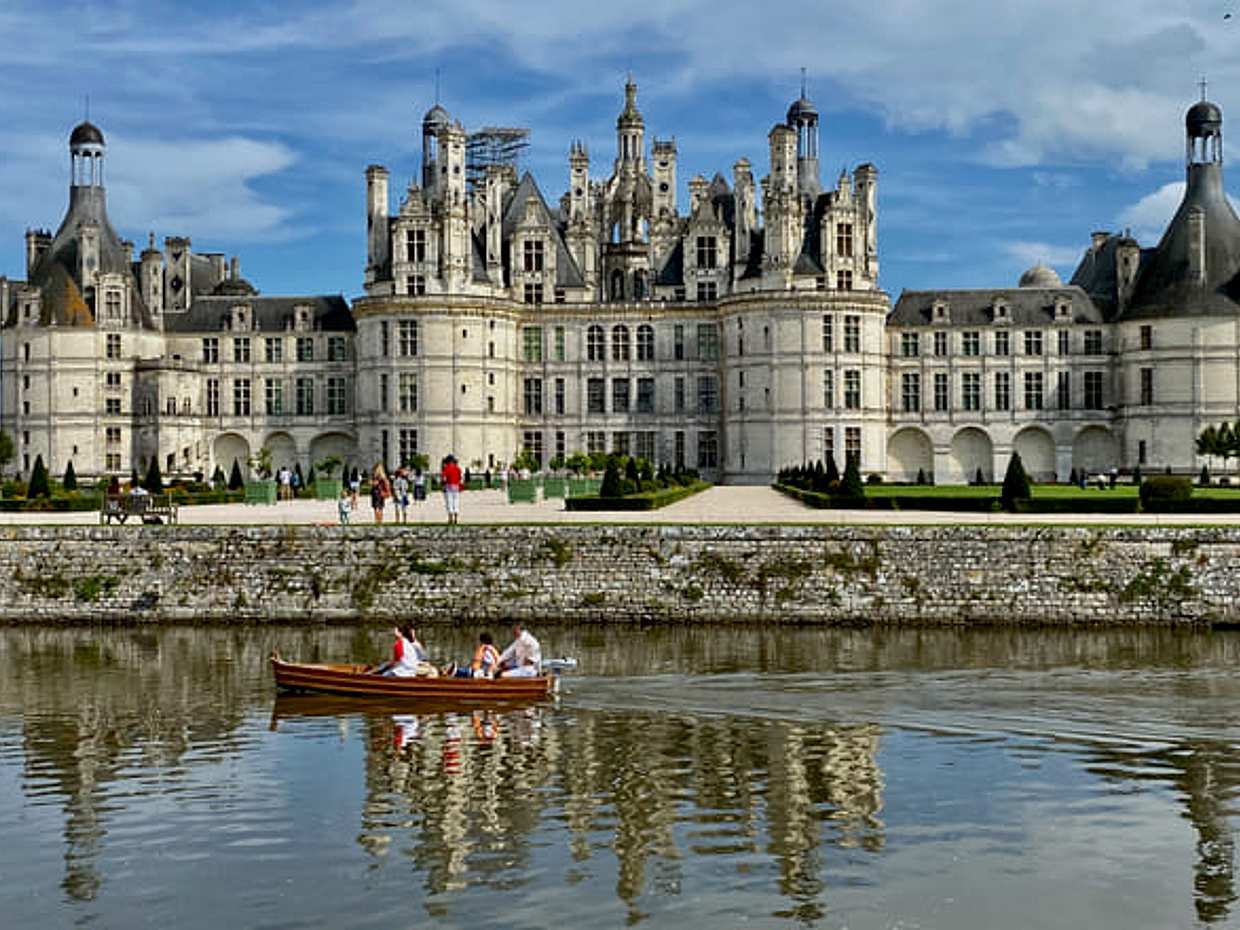 Loire Castles Chenonceau, Chambord & 2 Wineries Private Trip.