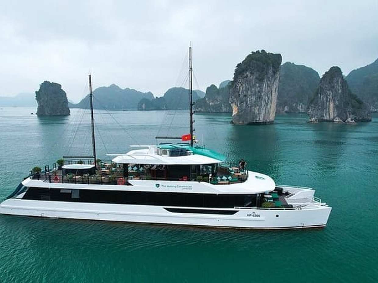 The Halong Catamaran Cruise in Halong Bay & Lan Ha Bay