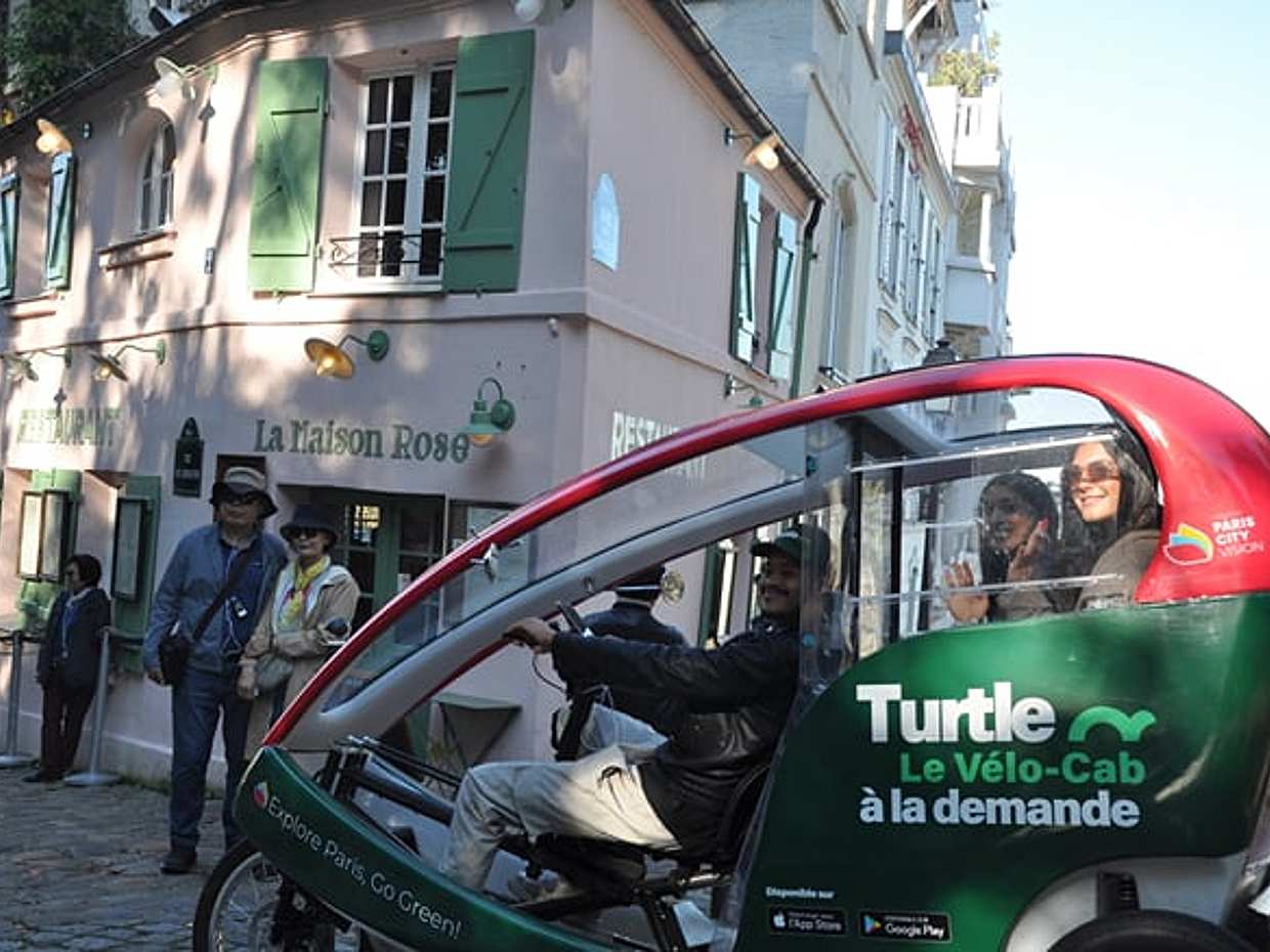 Paris : private guided tour of Montmartre in rickshaw bike, photo 3