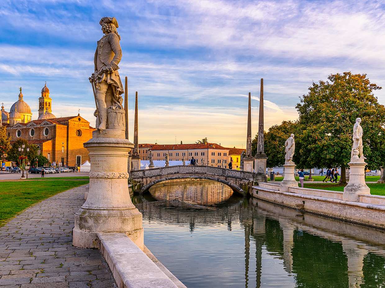 Experience Padua Like a Local. Private Tour from Venice, Italy