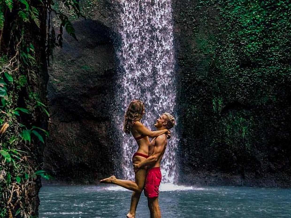 Tour privato alle cascate segrete con un fotografo