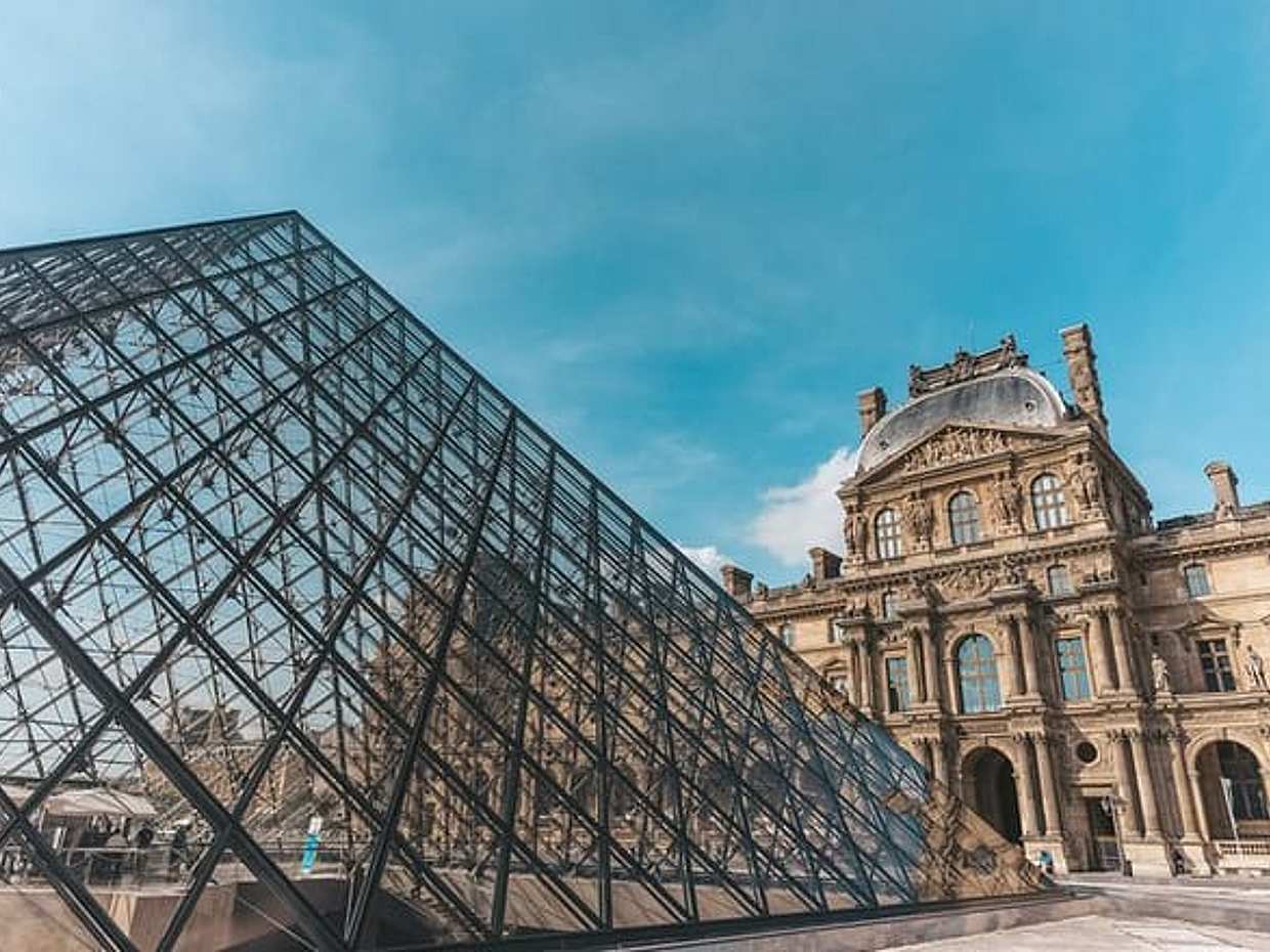 Fotografo, Servizio Fotografico Professionale - Louvre a Parigi, Francia