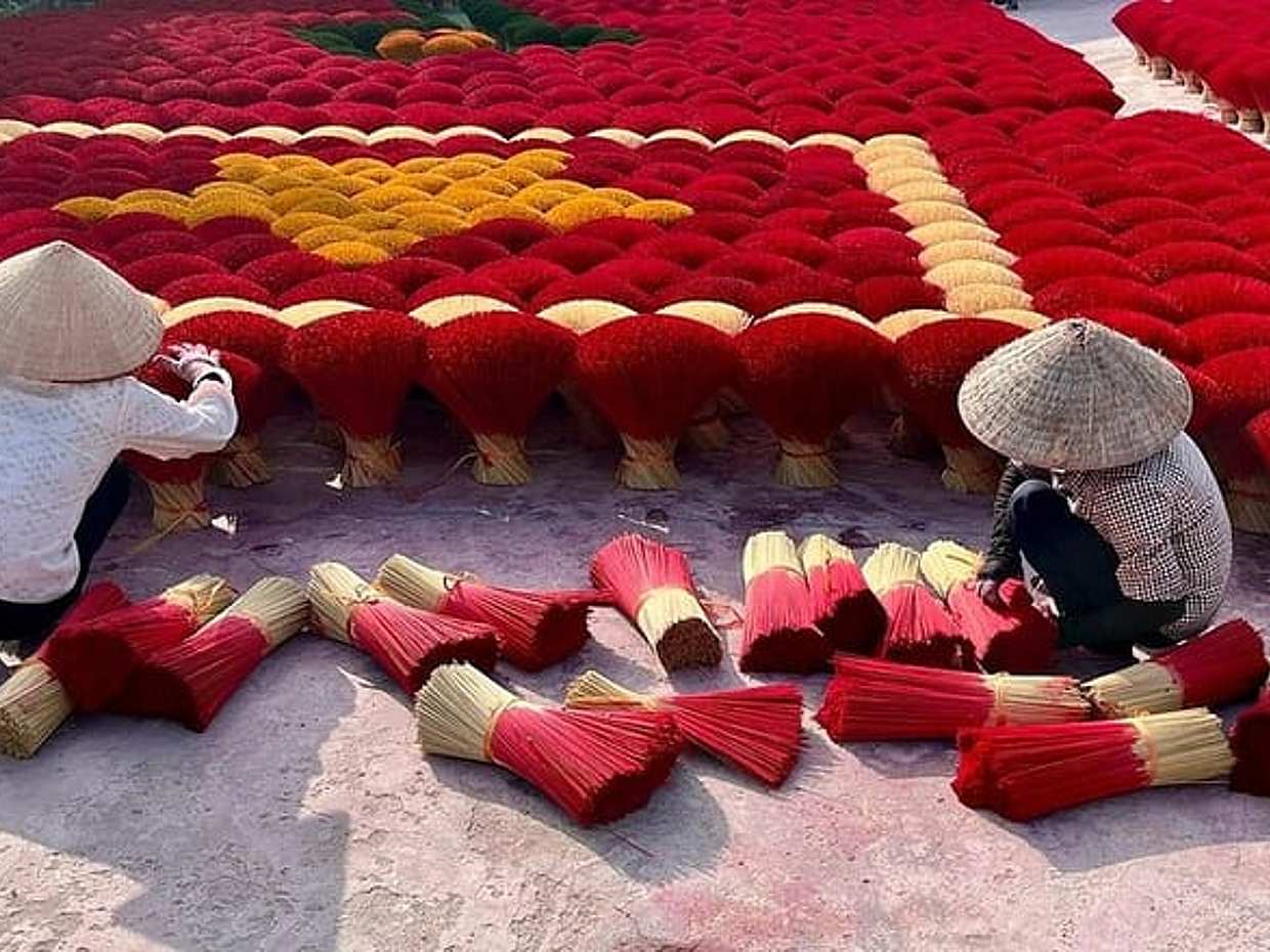 Hanoi: Luxury Private Tour to Incense Village, Hoa Lu & Tam Coc