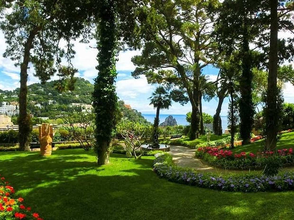Capri Island from Naples by hydrofoil, photo 3