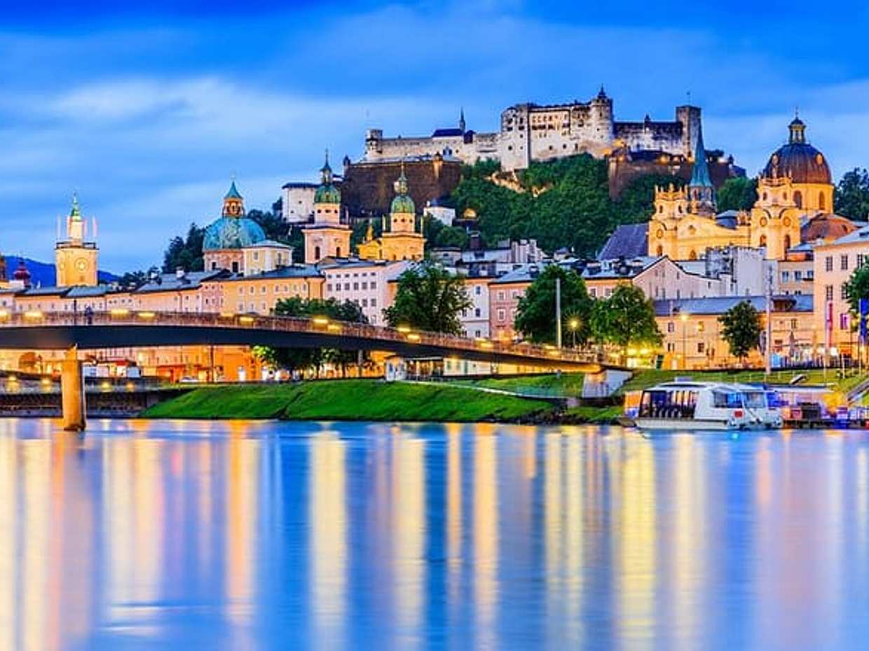 "Caça ao Tesouro e Destaques de Salzburgo Tour a Pé Autoguiado na Áustria"