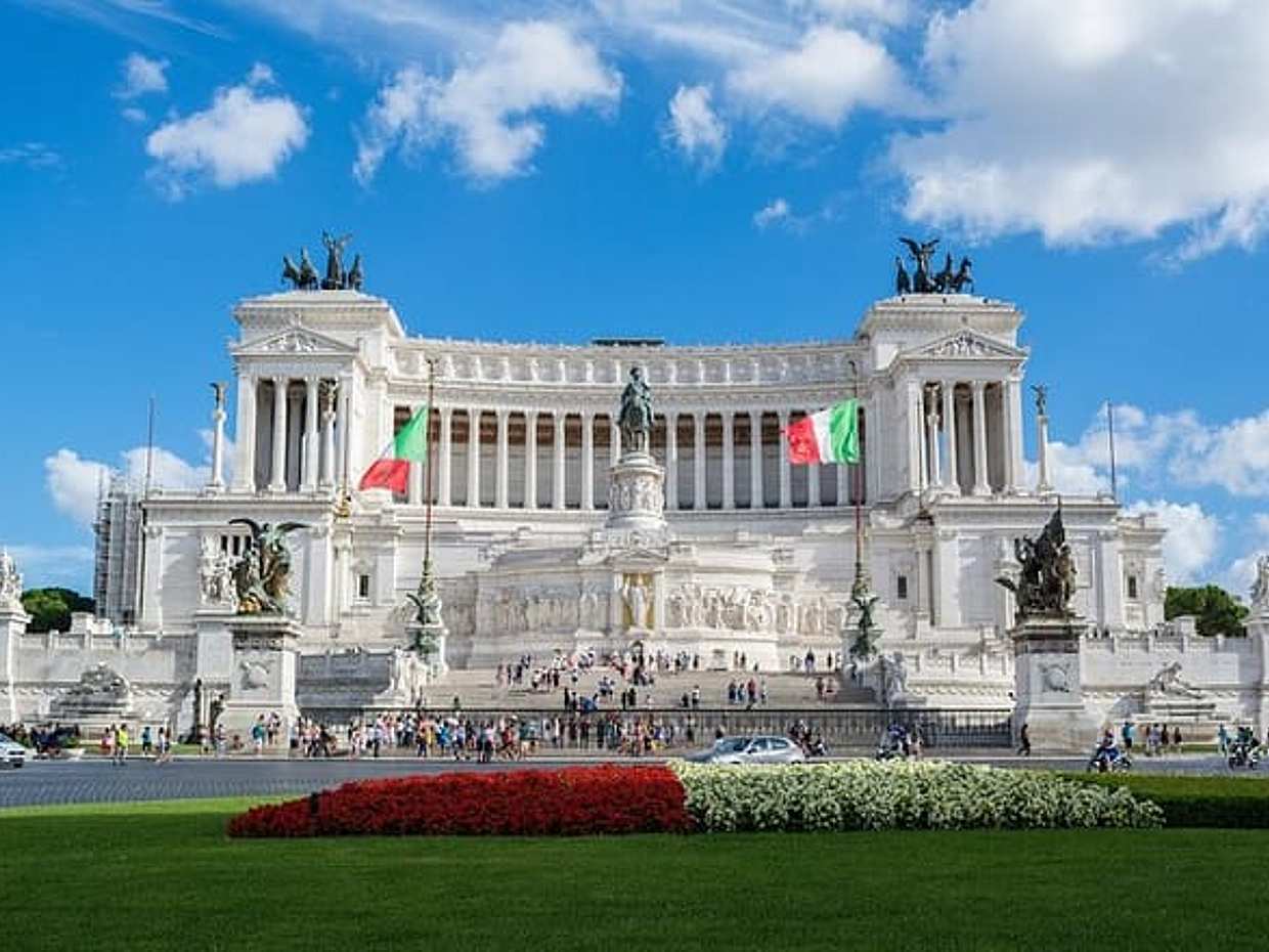 Bologna to Rome Private Transfer with 1-2 Sightseeing Stops, photo 3
