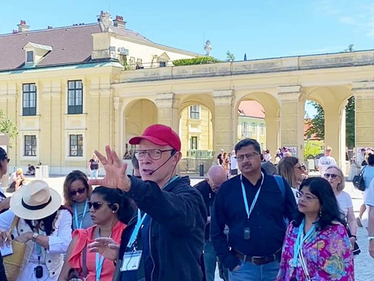 ATVI054 : 1-hour Schonbrunn Palace Gardens Vienna Walking Tour in Austria, photo 3