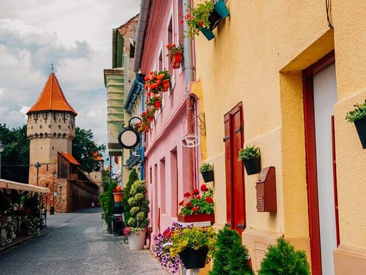 "Gioco di esplorazione e tour autoguidato del centro storico di Sibiu, Romania"