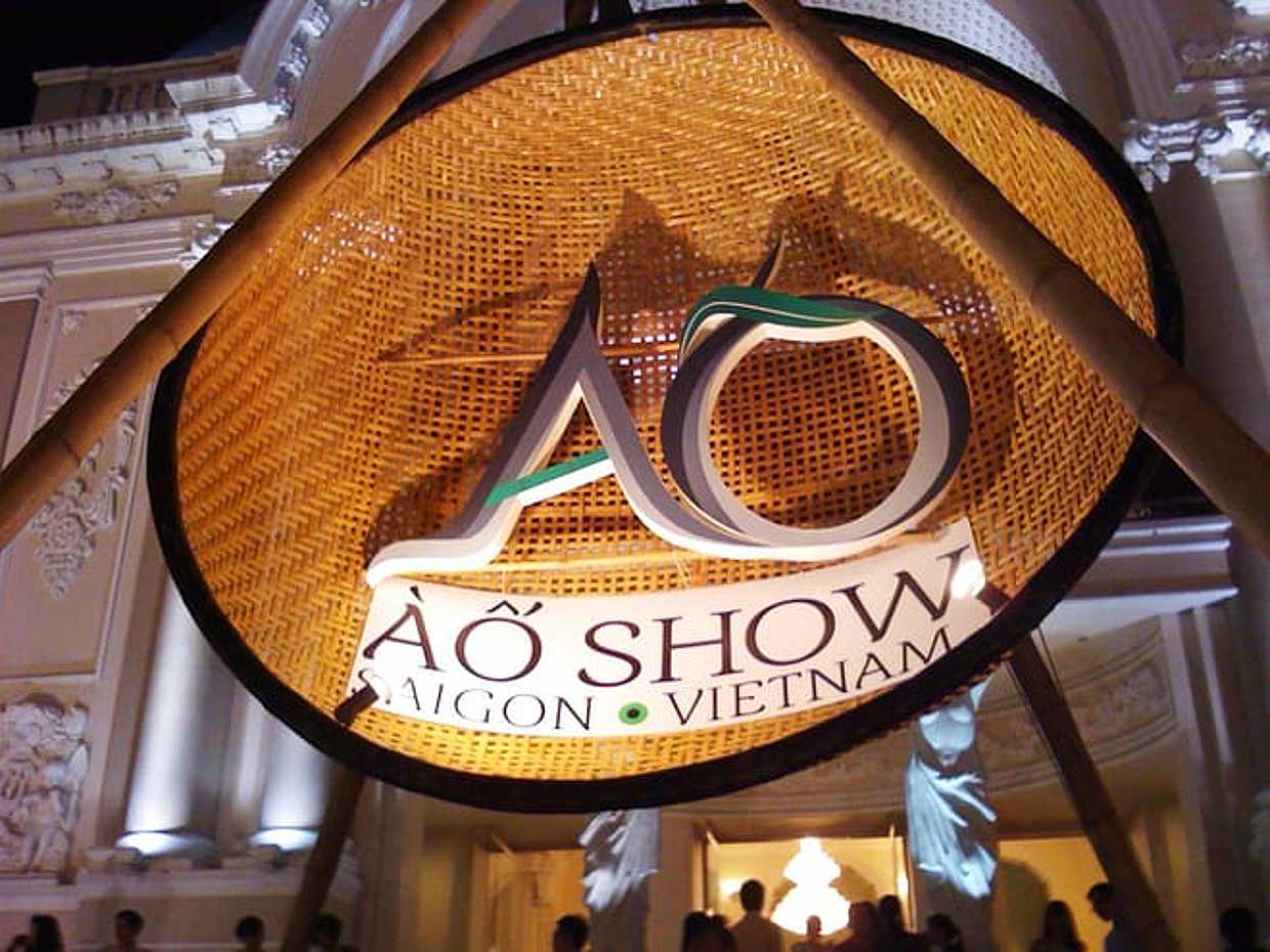 A O Show in Saigon