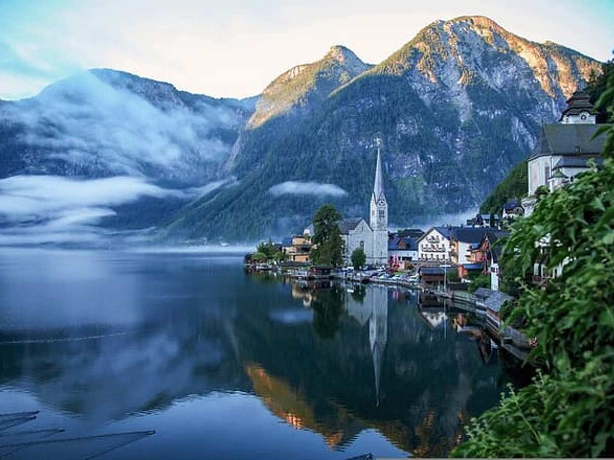 Private Tour Salzburg-Mondsee-Hallstatt-Salzburg, Local Driver in Austria