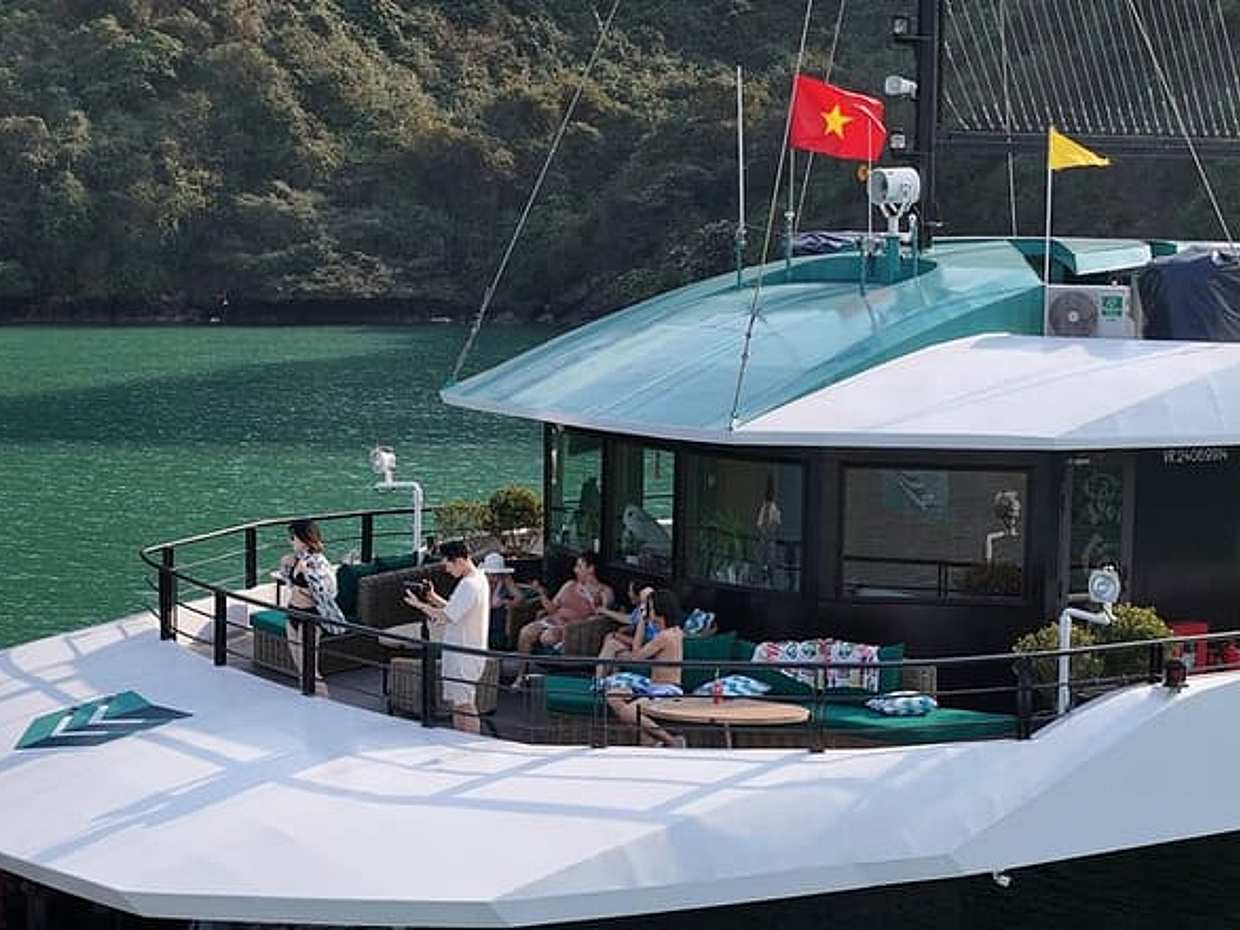 Premium Day Tour to Halong Bay & Lan Ha Bay with LUXURY CRUISES, photo 2
