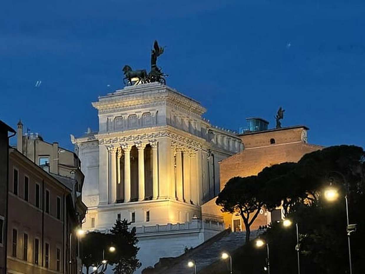 Best of Rome by Night Private Sightseeing Chauffeured Tour | pick up/Drop off, photo 3