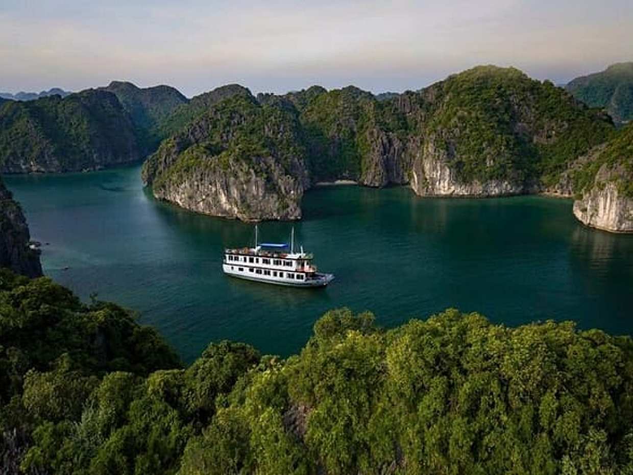 LAN HA BAY OVERNIGHT CRUISES (Less Tourist Area,Meals,Kayak,Bike), Vietnam, photo 2
