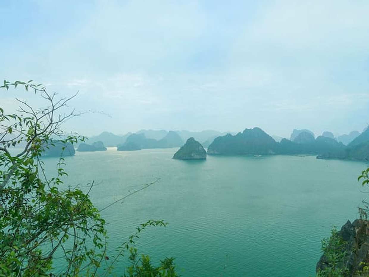 Halong One Day Cruise Tour ( 6 hours cruising on the bay), Vietnam, photo 3