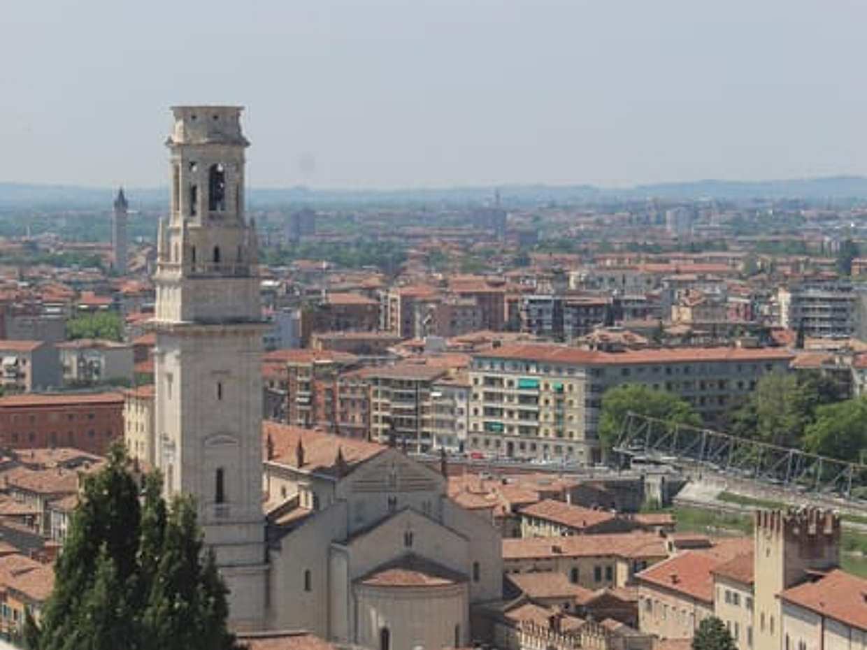 From Padua, Full Day guided Tour of Verona and Garda Lake, photo 3