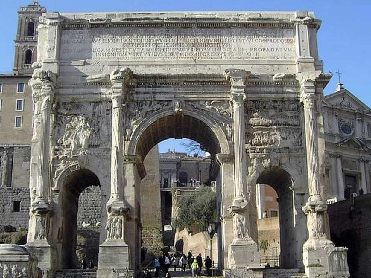 Small Group Colosseum, Roman Forum and Palatine Hill Guided Tour in Italy, Rome, photo 5