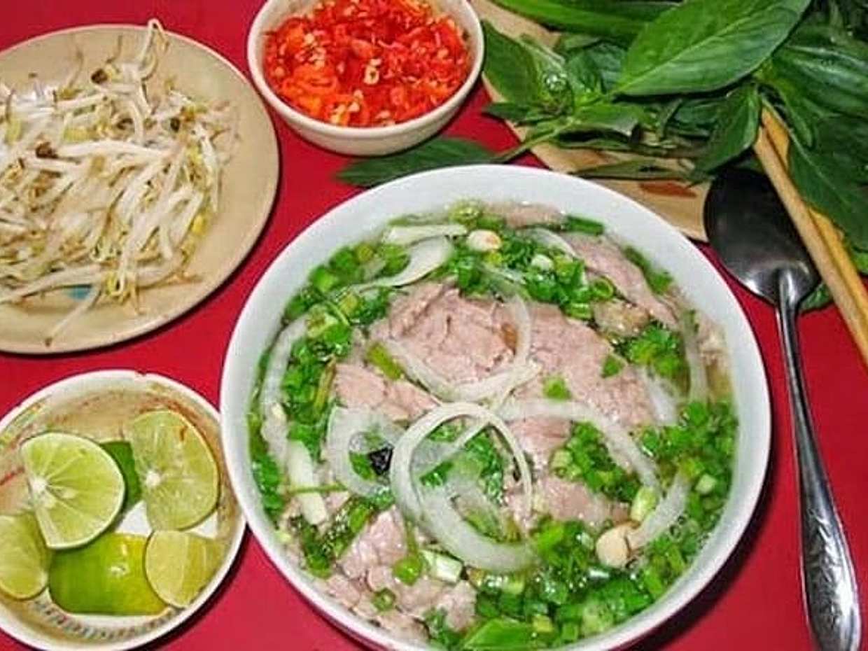 GROUP or PRIVATE Hanoi Street Walking Tour with AUTHENTIC Foodie, photo 5