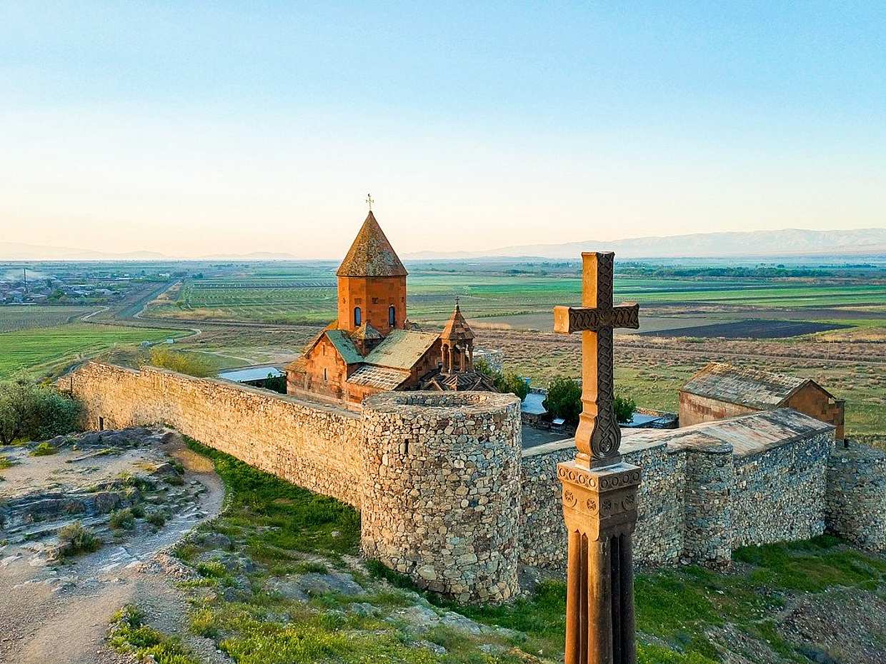 Khor Virap, Areni-1 (Birds’ Cave), Noravank and Hin Areni Wine Factory Tour in Armenia, Yerevan, photo 5