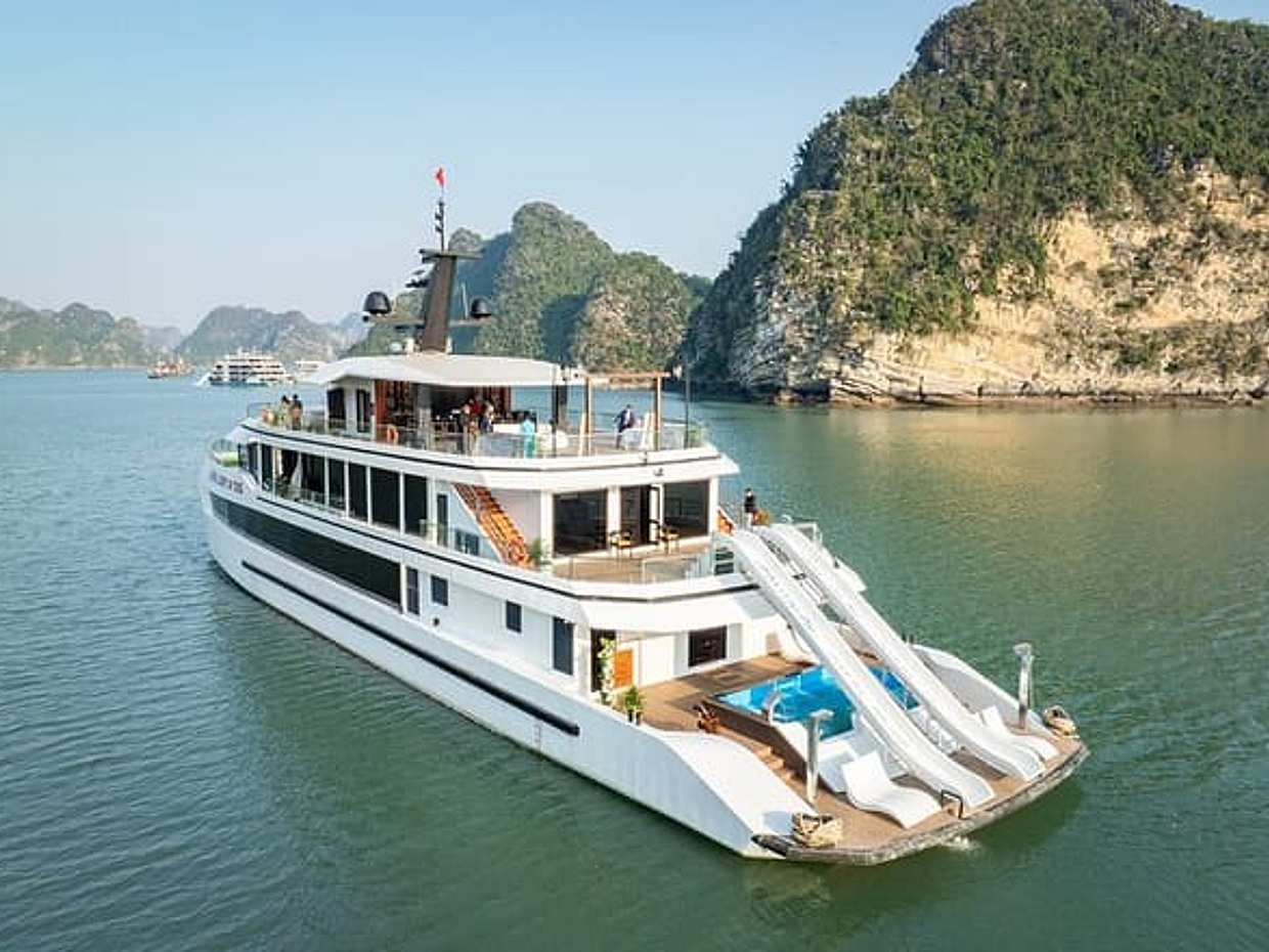 Ha Long & Lan Ha Bay: 5-Star Luxury Scenic Cruise from the Port, photo 4