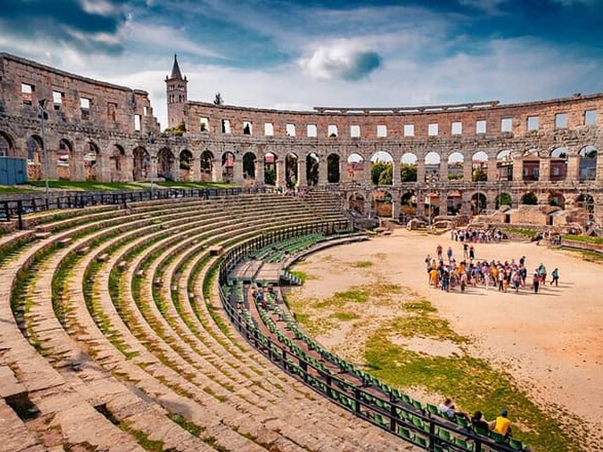 Transfert privé de Trieste à Pula avec arrêt de 2h pour visiter en Italie