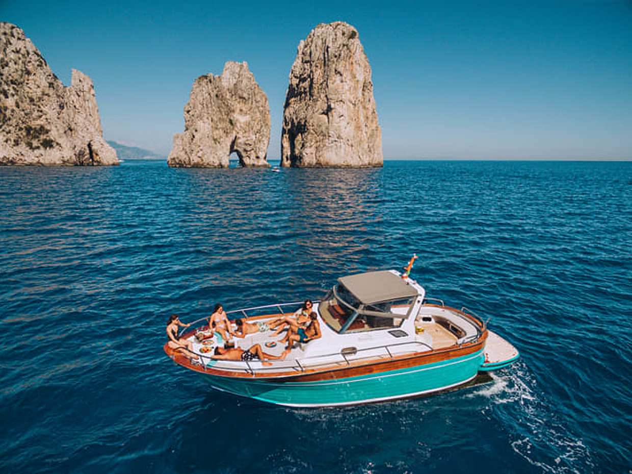 Private tour by boat of Capri Island with Sorrentine Gozzo from Sorrento