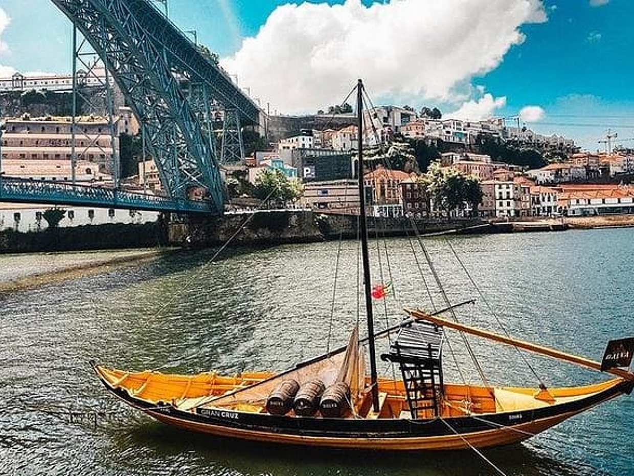 Private Day Trip to Porto with multiple stops on the way - leaving from Lisbon in Portugal