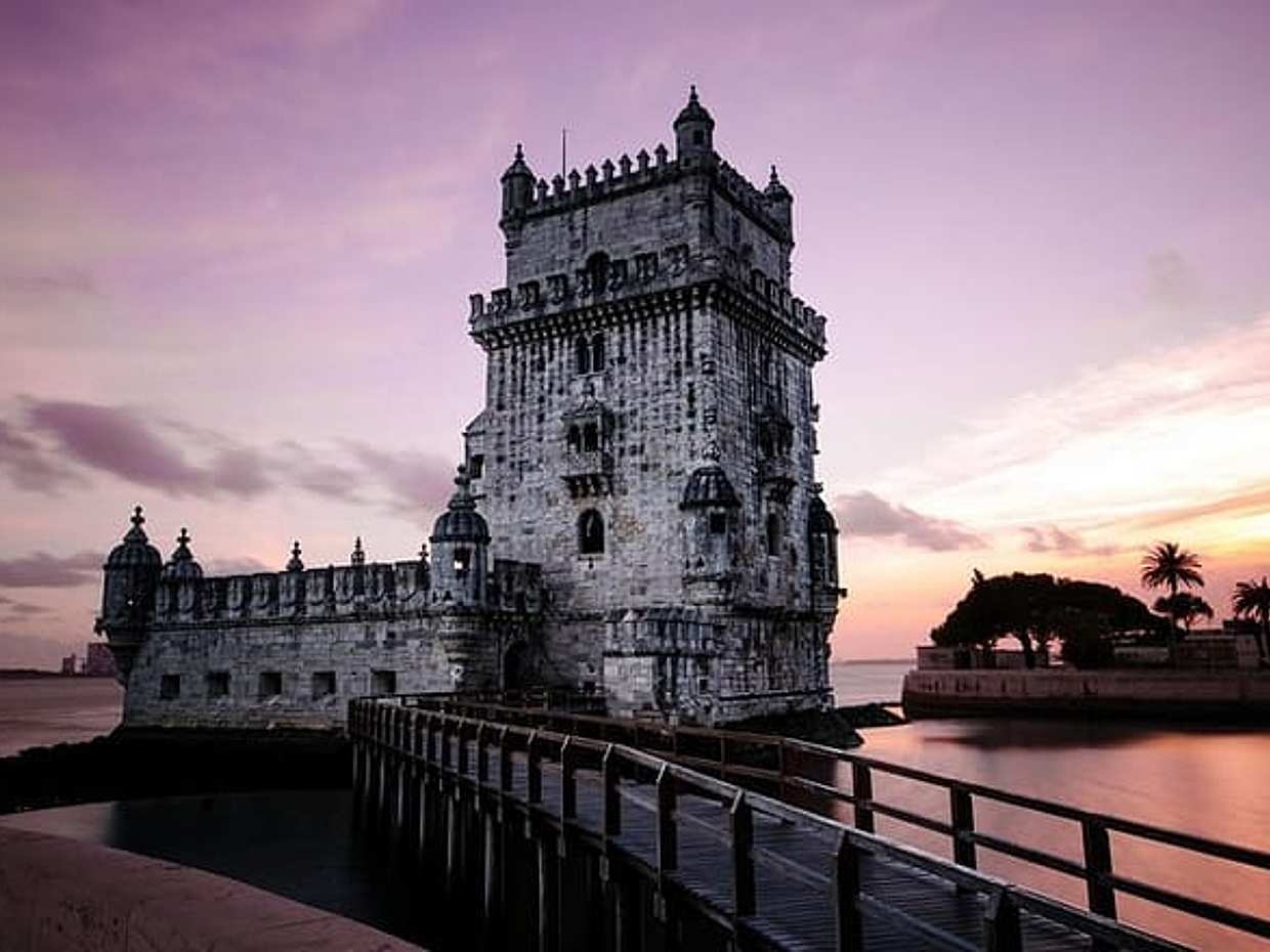 Private Premium Car Transfer from Porto to Lisbon with 2 hours for sightseeing, photo 4