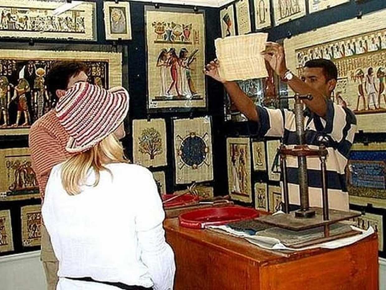 Cairo Shopping tour Private Papyrus Essential oils Bazar Cotton, photo 4