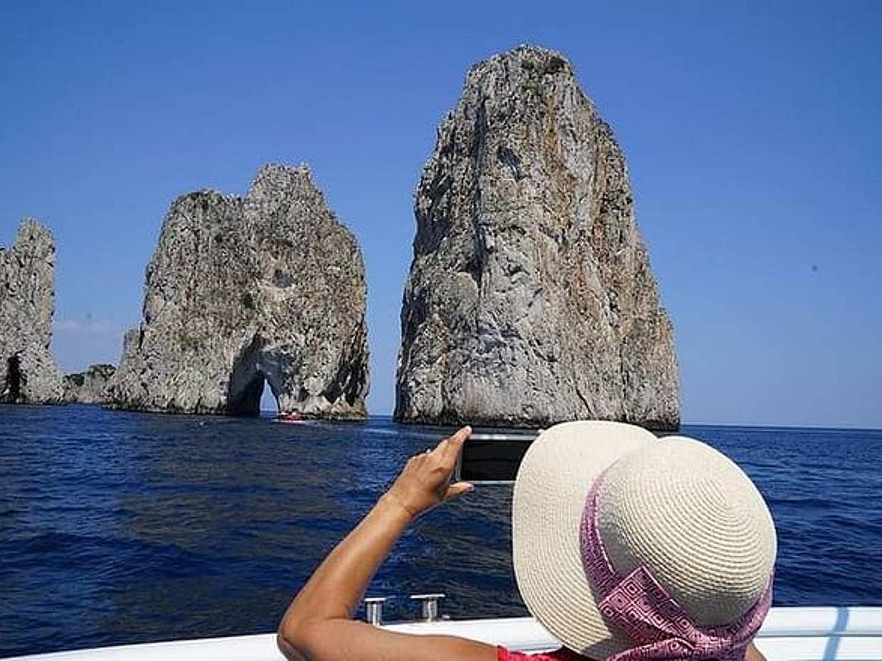 Discover Capri and Sorrento coast from Naples