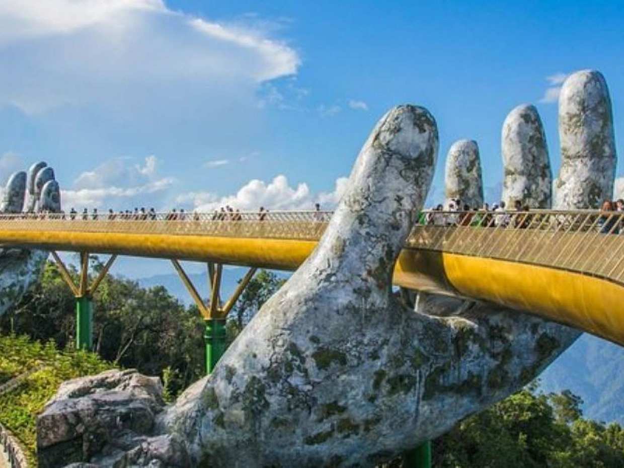 Ba Na Hill: Golden Bridge with Cable Car Ride in Da Nang, Vietnam