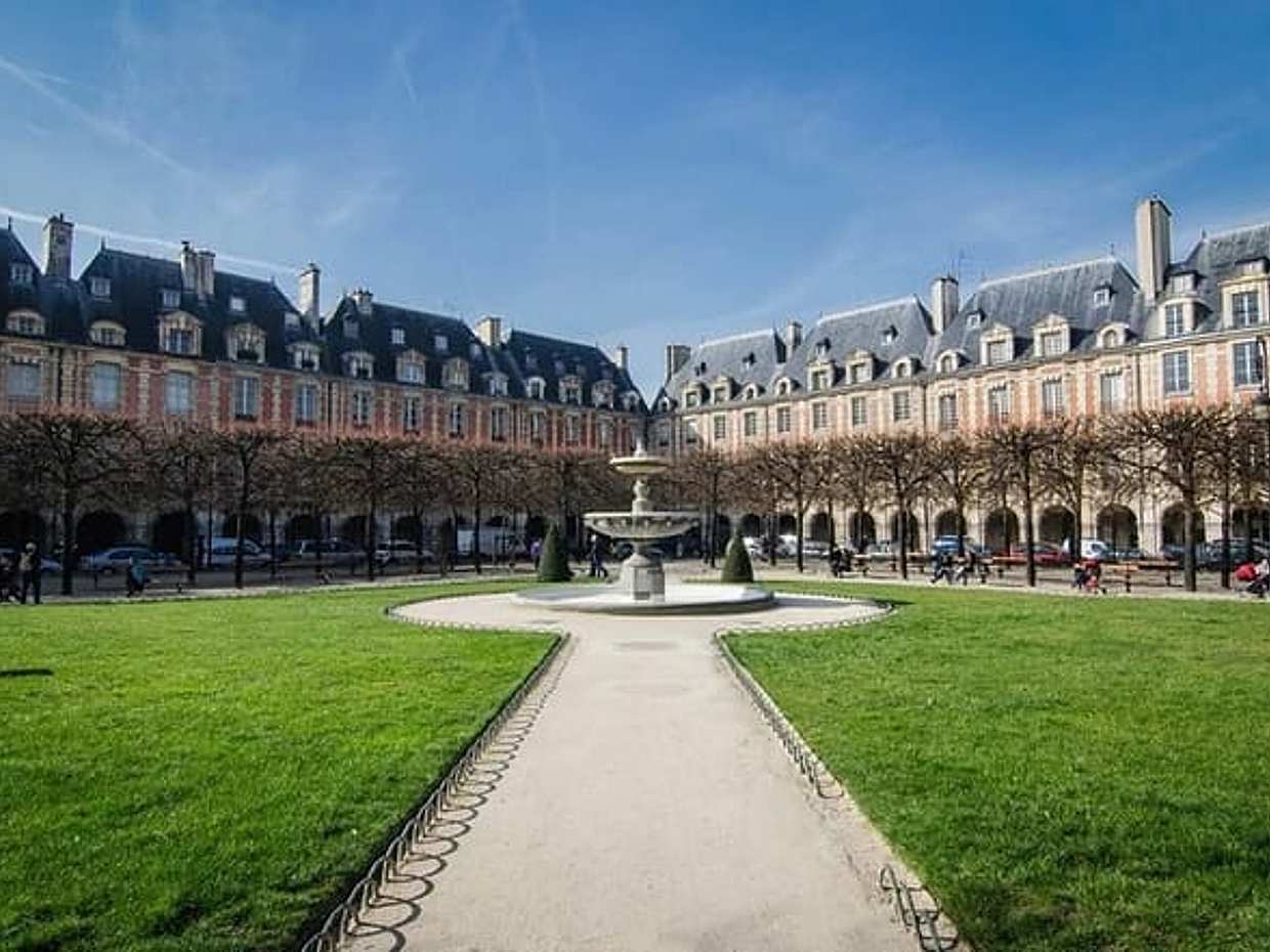 Paris Private Vintage Car Half day Tour with Le Marais and Pick up and drop, photo 5