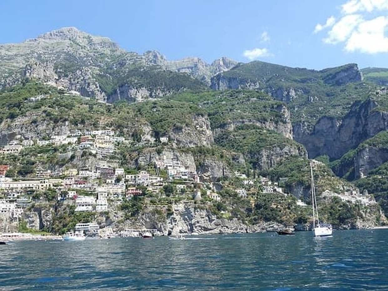 Positano Essentials: From Village Streets to Ancient Treasures