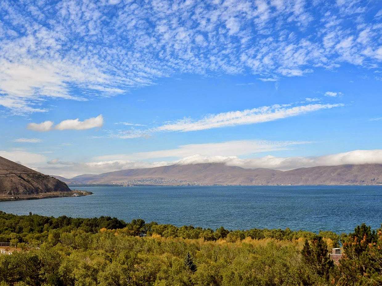 Lake Sevan, Sevanavank-klooster, Dilijan, Goshavank-klooster, Haghartsin-klooster in Armenië.
, photo 3