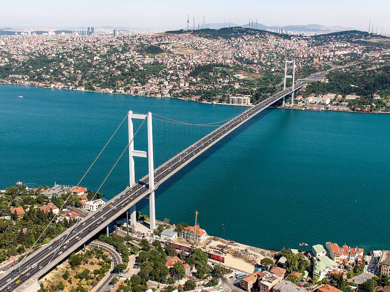 Helicopter Private Tour in Istanbul, Türkiye, photo 3