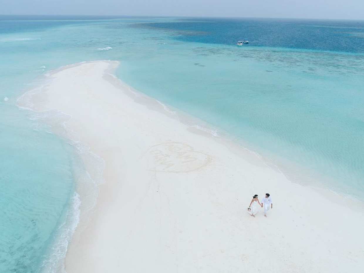 Snorkeling in idyllic blue lagoons