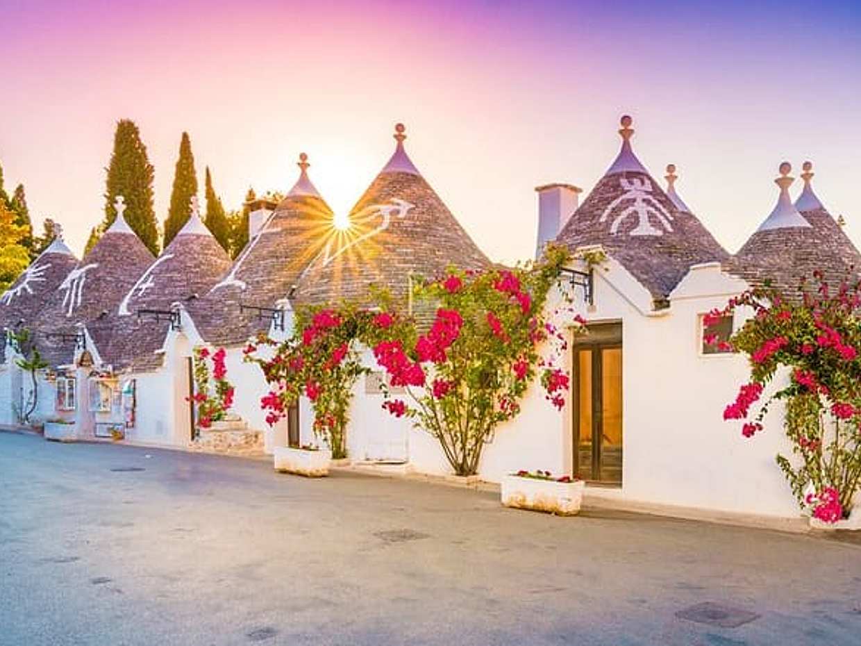 "Tour privado de Amalfi a Alberobello, parada de 2 horas en Potenza en Italia.", photo 2