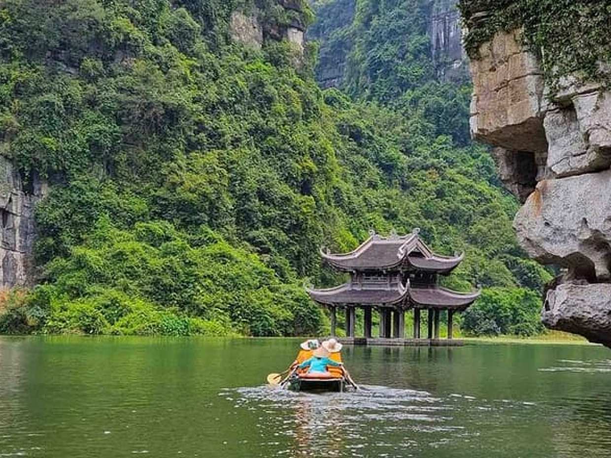 Ninh Binh Highlights Day Tour from Hanoi | Small Group of 9, photo 2