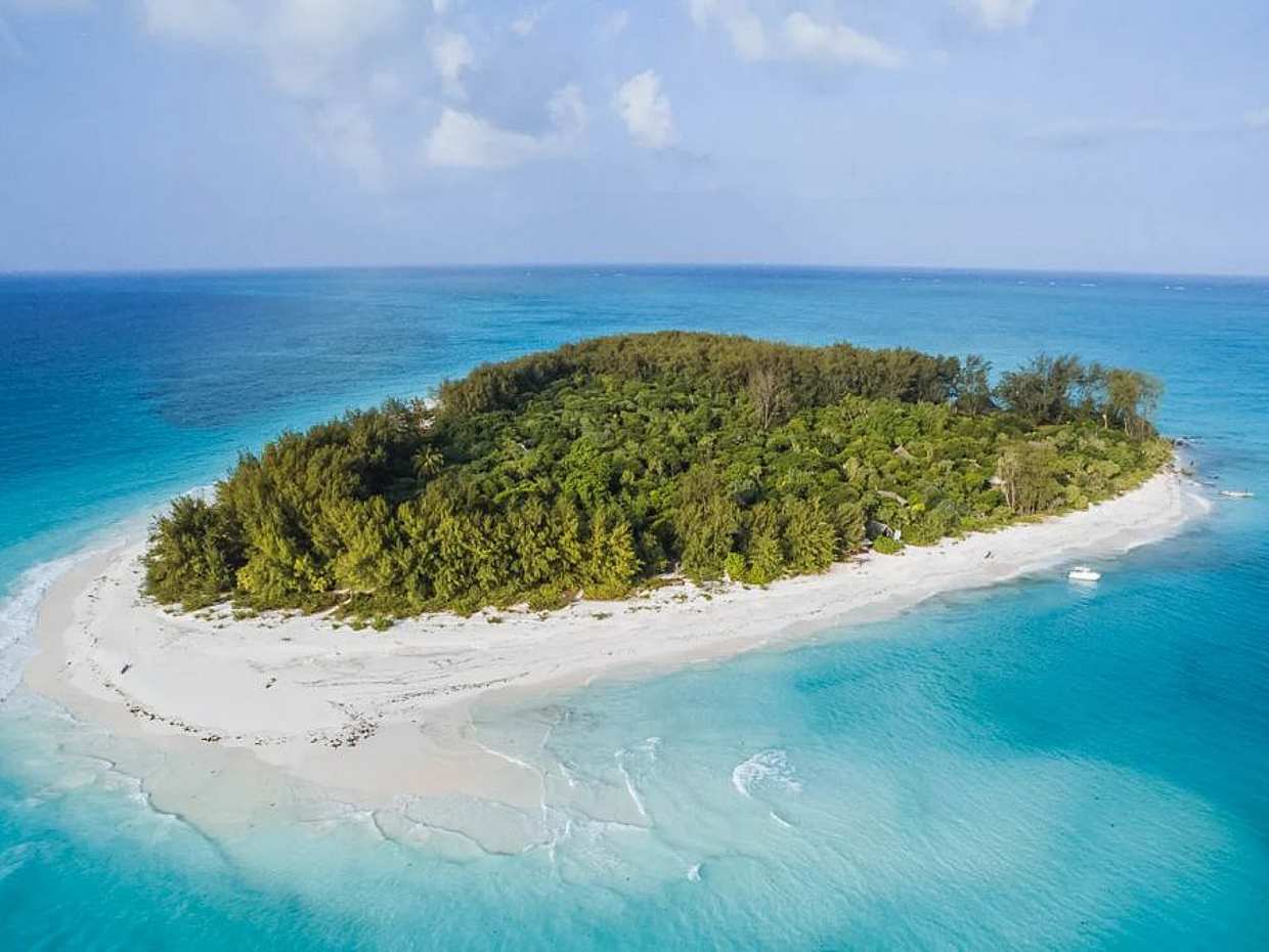 Schnorcheln am Mnemba Atoll in Tansania, Sansibar.
