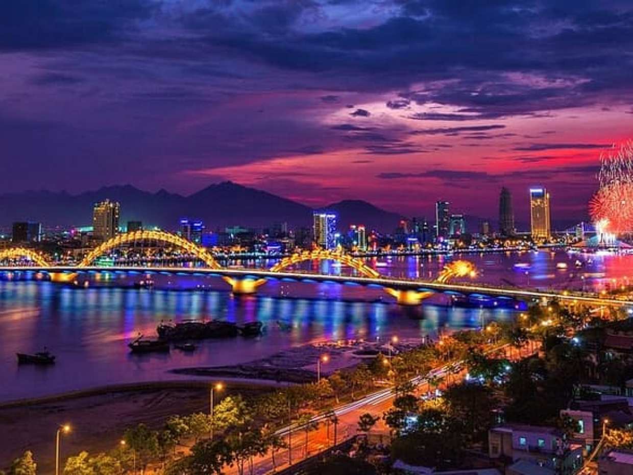 "Prywatna Nocna Wycieczka po Da Nang: Targi, Malownicze Widoki i Rejs po Rzece w Wietnamie", photo 3