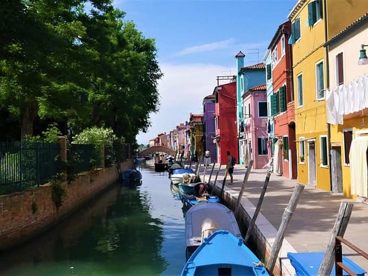 Full-Day Venice Lagoon Tour: Visit Murano, Burano and Torcello