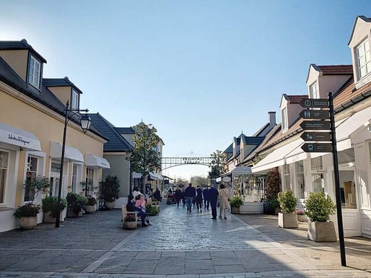 Private Tour in Le Marais district and Vallée Village, photo 5