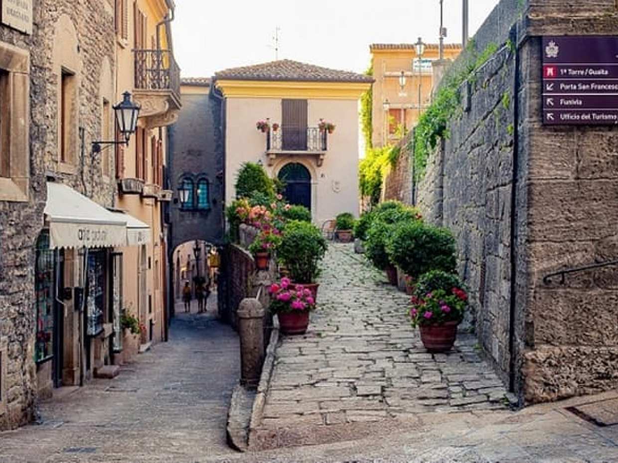 San Marino: Discover the Ancient Land with Transfer (Tuesday-Thursday), photo 4