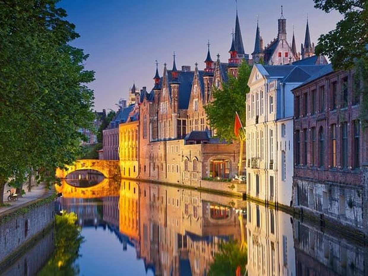 Bruges Scavenger Hunt & Highlights Self-Guided Walking Tour, photo 4