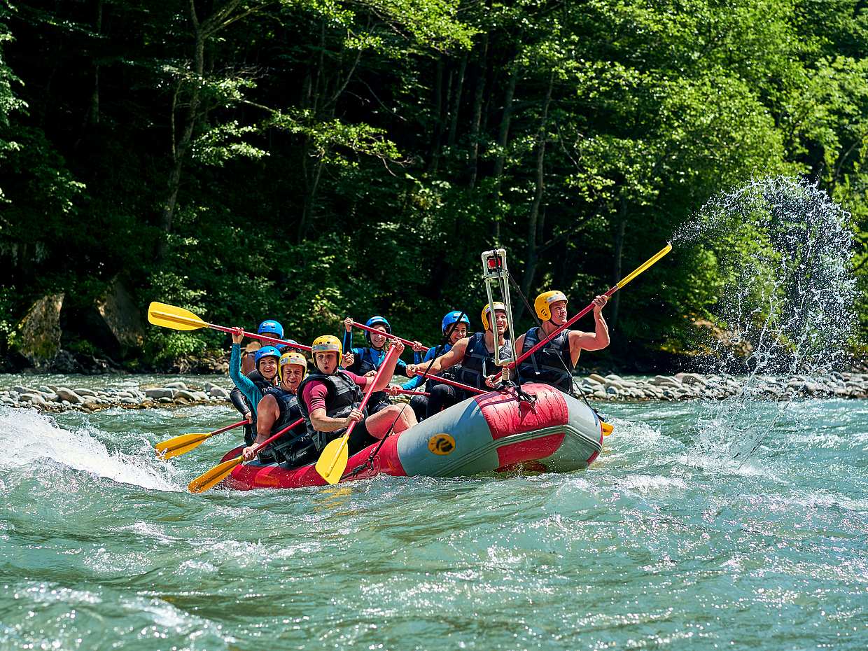 Rafting y exploración de la naturaleza checa en Chequia, rafting y aventura en la naturaleza checa en Praga.
