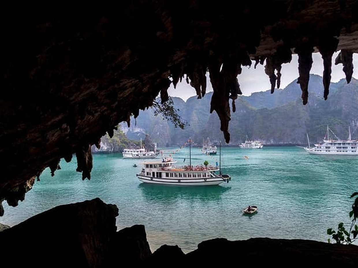 Halong One Day Cruise Tour ( 6 hours cruising on the bay), Vietnam, photo 2