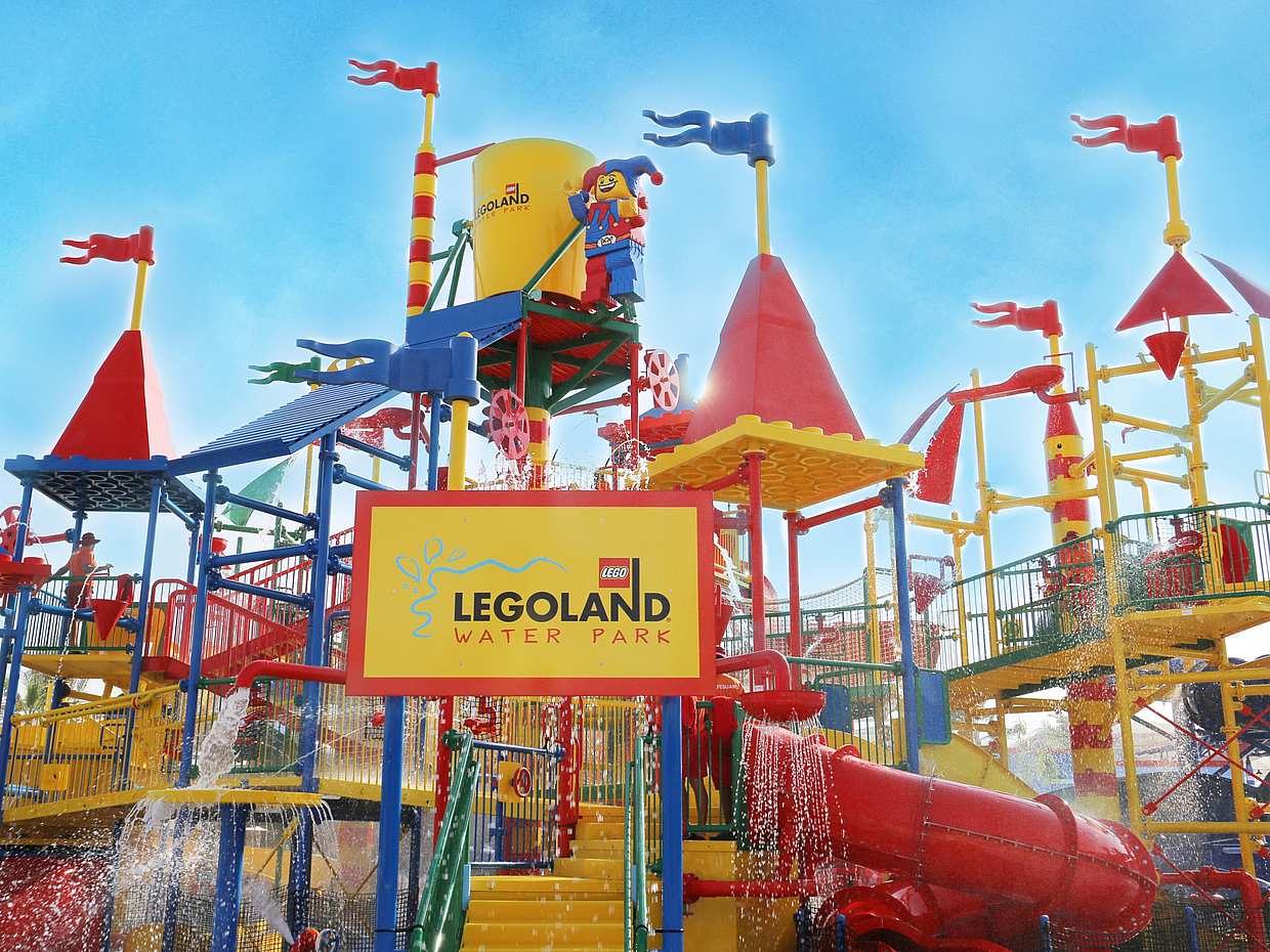 Private Transfer from Sharjah to Dubai Theme Parks in United Arab Emirates