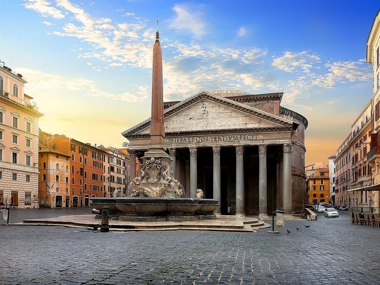 Rome Evening Walking Tour in Italy, Piazza Venezia
