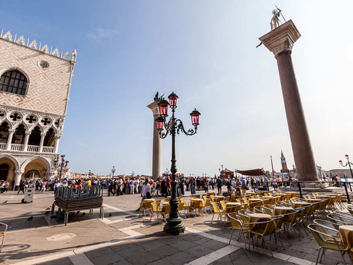 Absolute Venice: walking tour, St Mark's Basilica and Doge's Palace from Venice