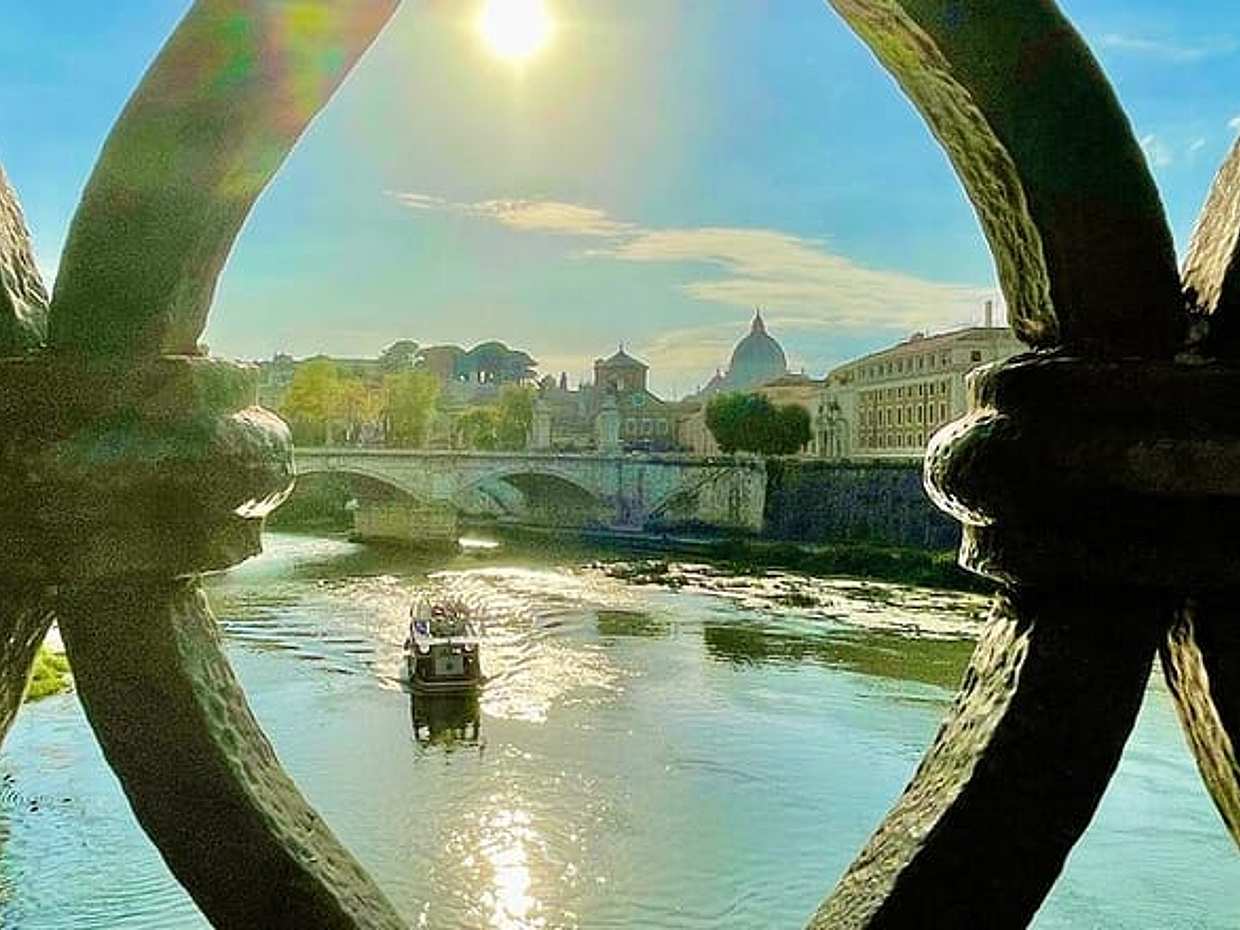 Rome Colosseum Self Audoguided Tour and Tiber River Boat Ride, photo 4